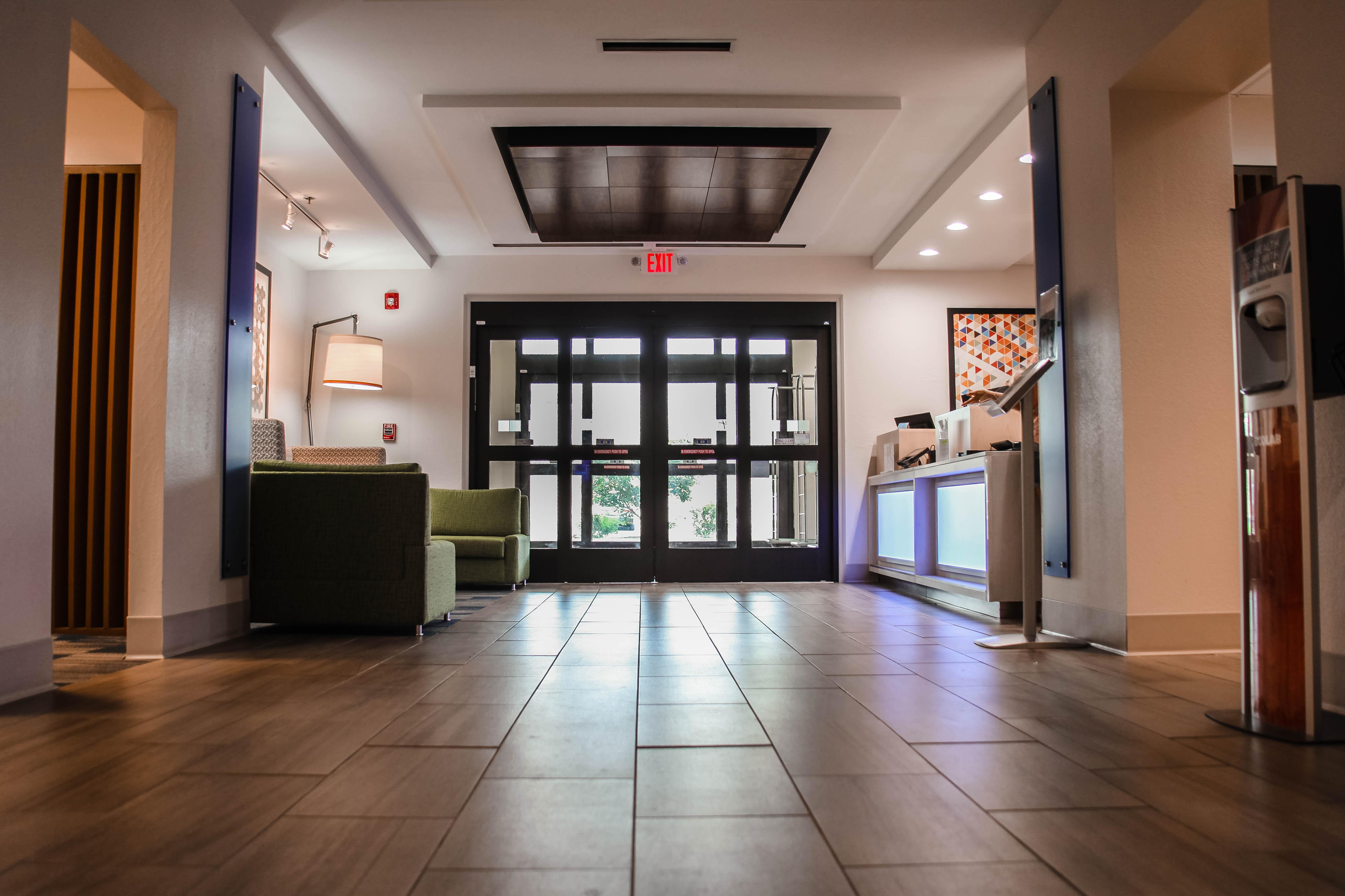 Holiday Inn Express Hotel & Suites Athens By Ihg Exterior foto