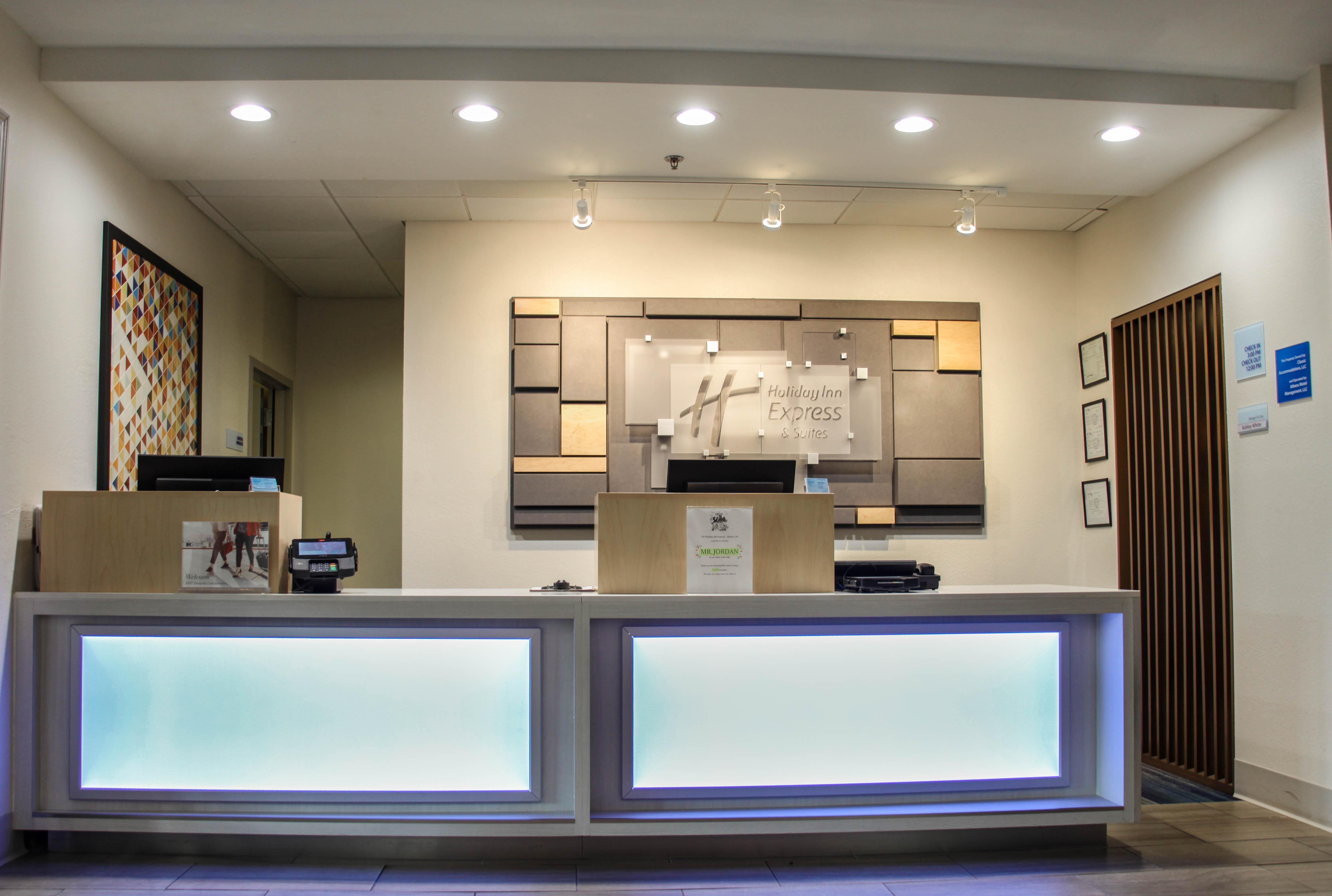 Holiday Inn Express Hotel & Suites Athens By Ihg Exterior foto